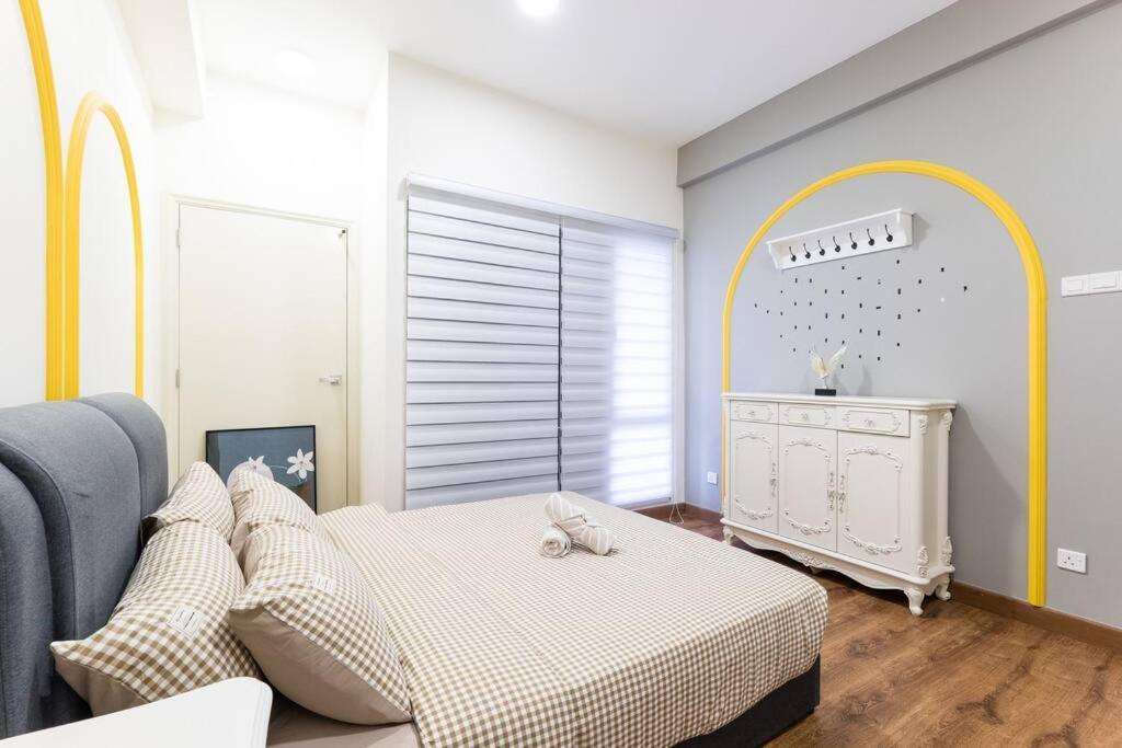 クアラルンプールArte Mont Kiara Duplex 4 Pax Jacuzziアパートメント エクステリア 写真